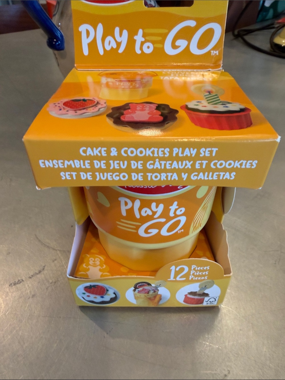 Melissa & Doug Play-to-Go Cake & Cookies Set in Bright Yellow